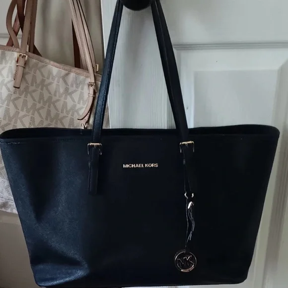 Michael Kors Large Bag, Black, EUC - Picture 6 of 10